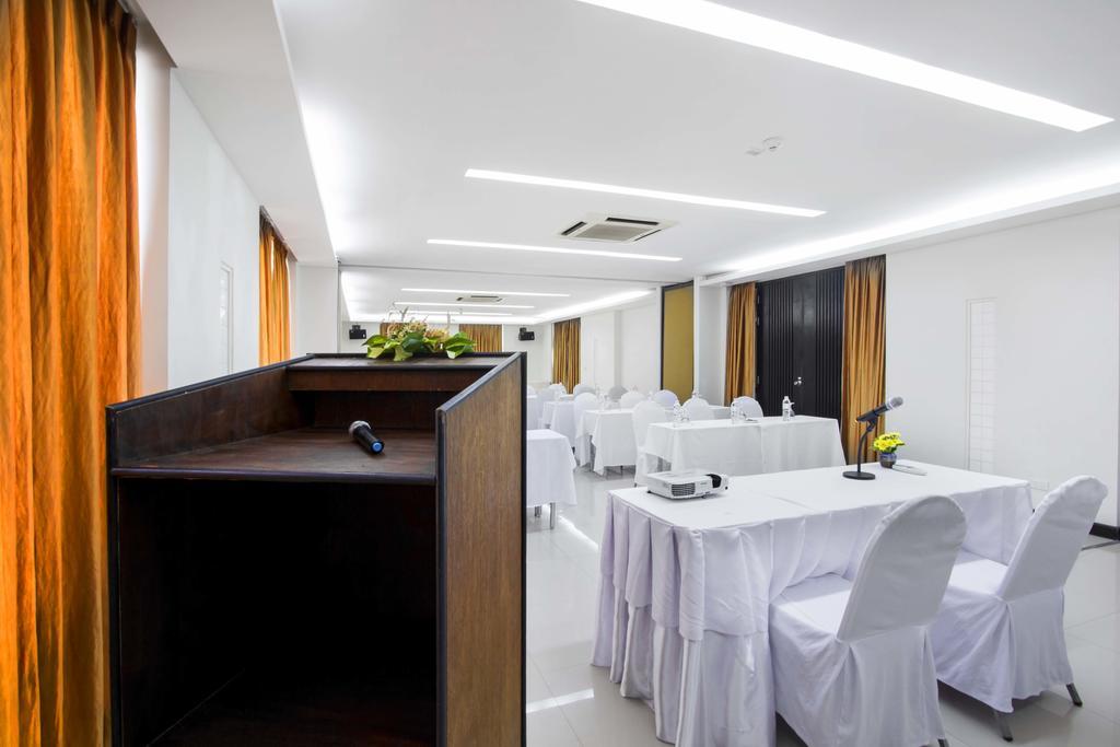 D Varee Mai Khao Beach Екстер'єр фото